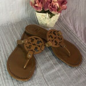 TORY BURCH Size 8 MILLER tan beige patent leather thong slip ons sandals flats
